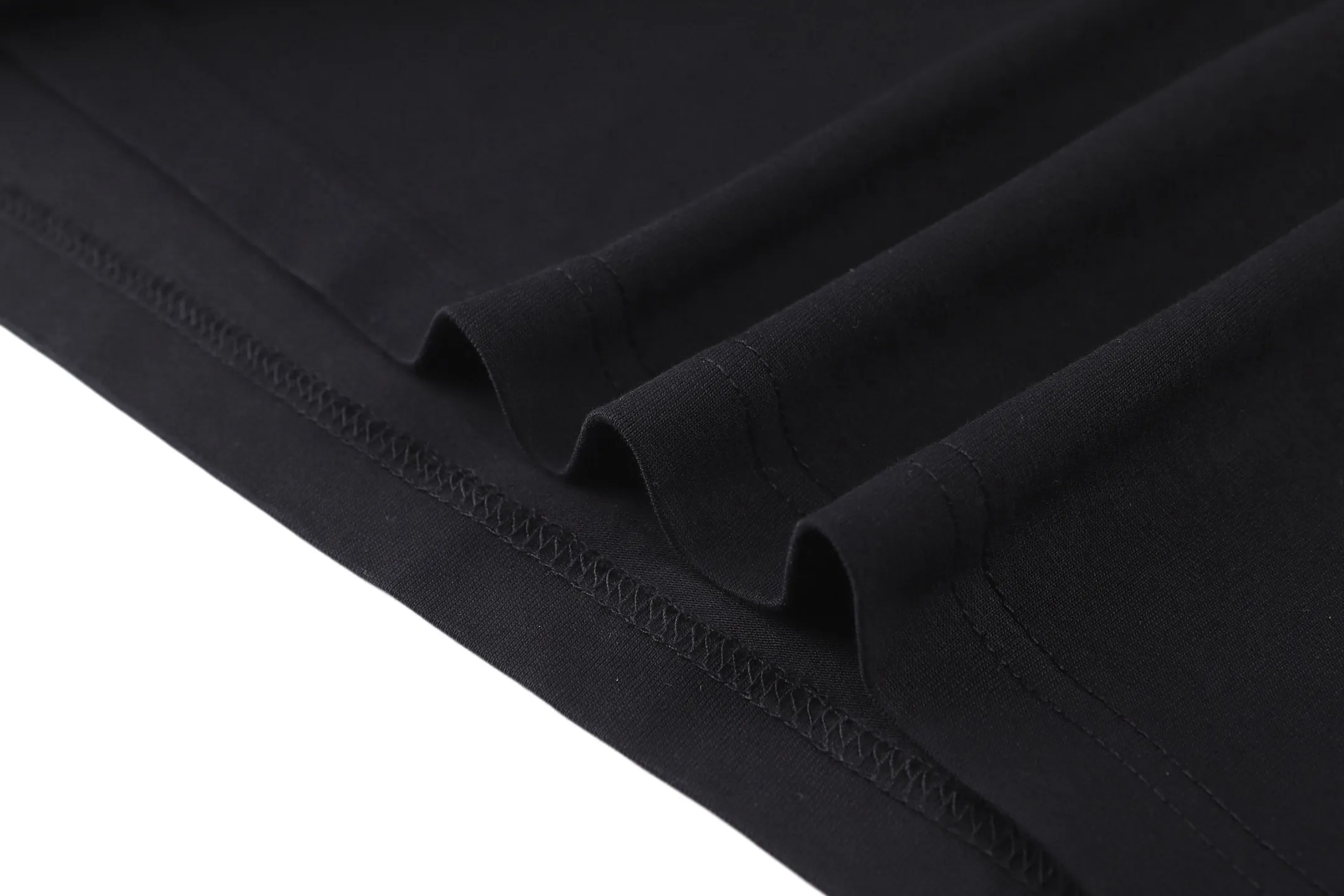 BLCG Classic （Black） 5,600 ， 32 ， 300 1*1 ， ， ， 。 ， ， ； ， 。 ， ， Wear-Resistant 。 ， ， ， ， 。 ， ， ， Same Style ， ， ， ， Same Style。 Size:S-M-L-XL
